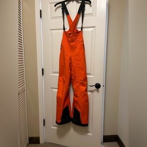 Mountain Hardwear Women’s GORETEX ski bib size XS long.